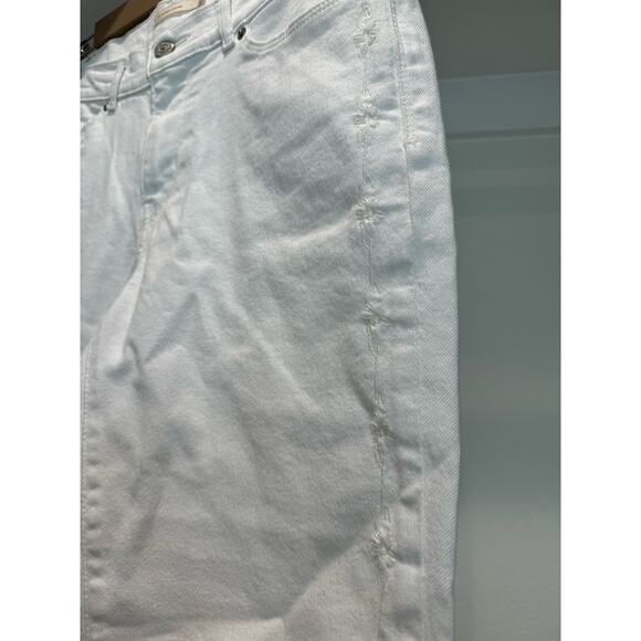 Levi's Women's Classic Capri‎ Floral Embroidered Jeans White Size 29 - Picture 3 of 11